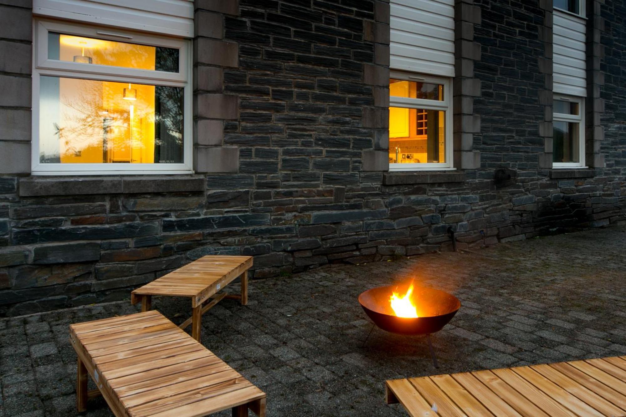 Luxury Home 10 Min To Snowdonia Football Table Tremadog Exterior photo